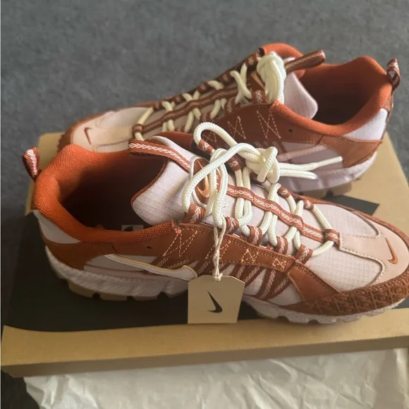 Nike Air Humara FM Sneakers - Picture 4 of 8